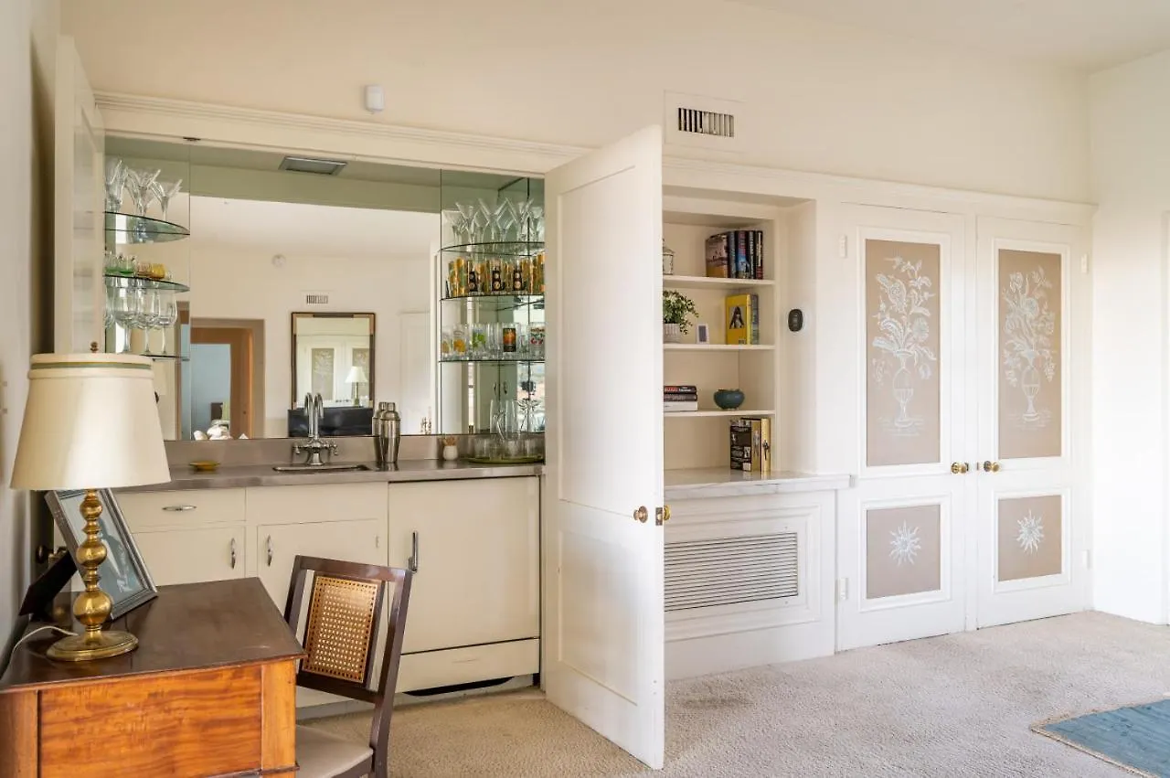 Villa Cielo Vista Retro Palm Springs Getaway